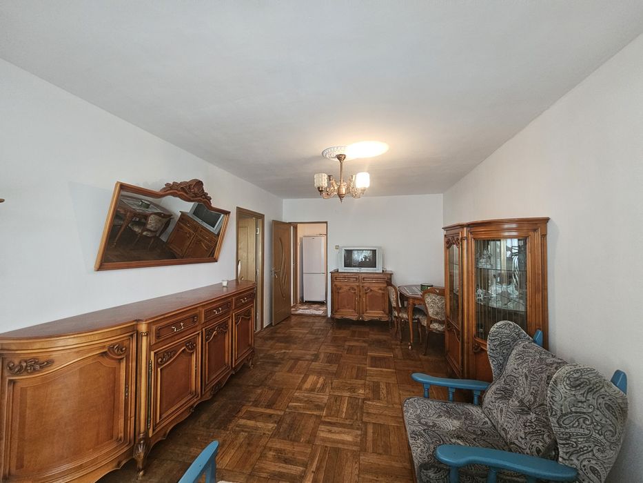 Vand apartament 2 camere, etajul 3,Vlaicu
