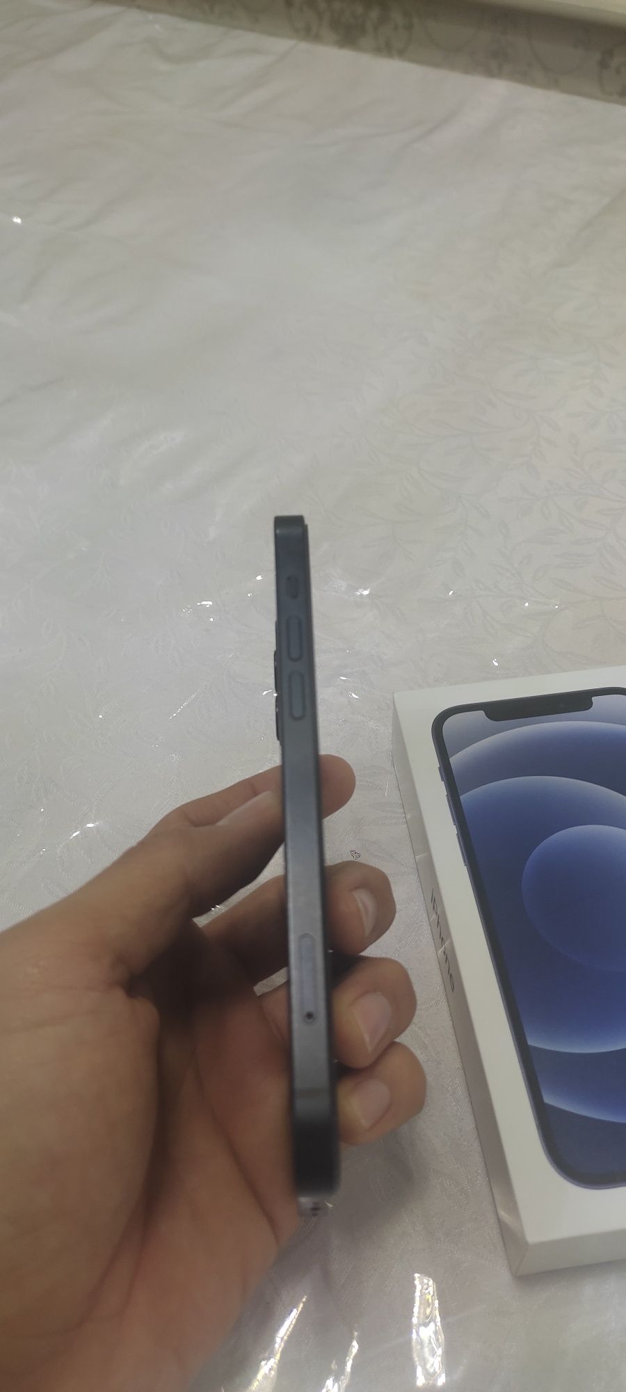 iPhone 12 с гарантией