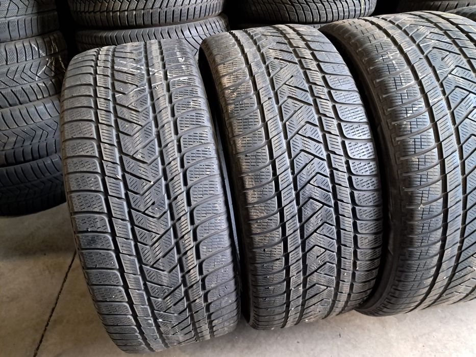 Anvelope second iarna 325 35 R22/285 40 R22 Pirelli