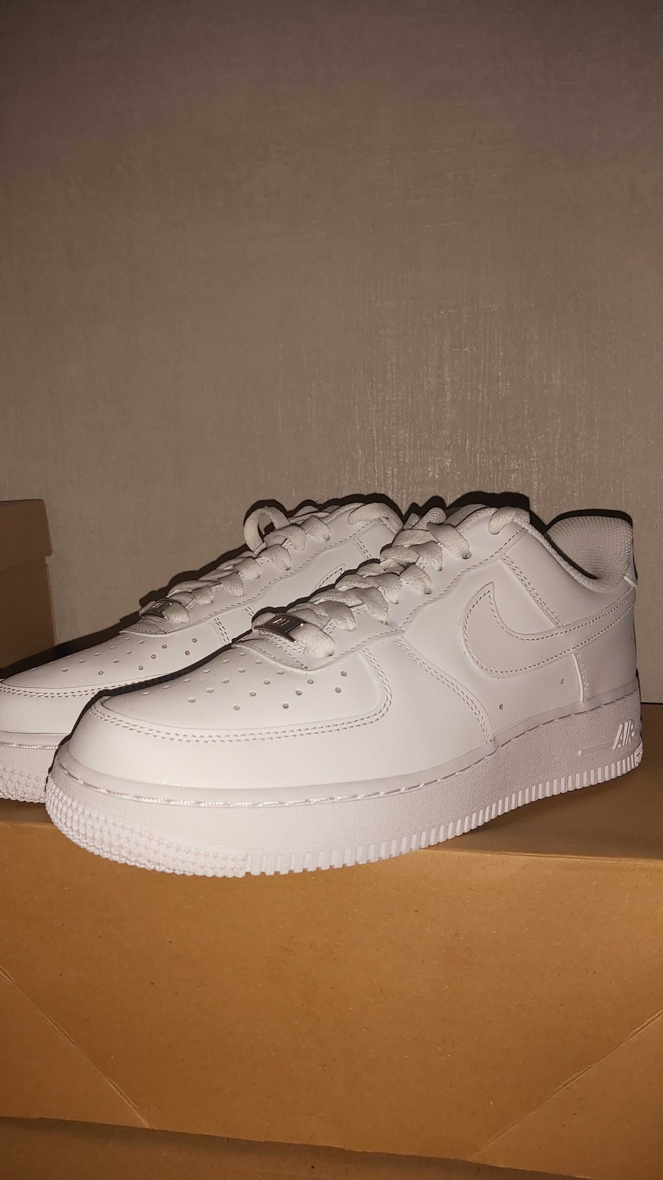Nike Air Force 1 Low '07 - Номер 40.5