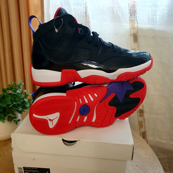 Adidas noi  barbati Jordan nr 45 ,Cm 29 ,UK.10