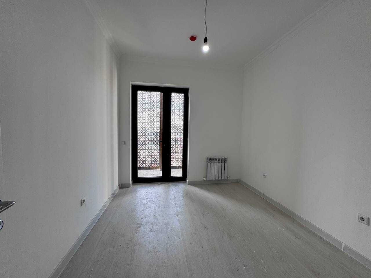 Markazda yangi qurilgan kvartira sotiladi 3/12/16 77м² Kosmonavtlar m=