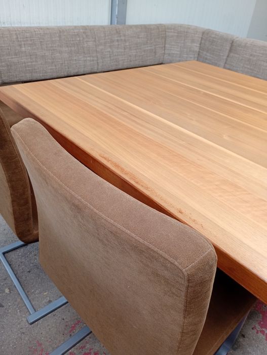 Colțar cu masă, taburet și 2 scaune