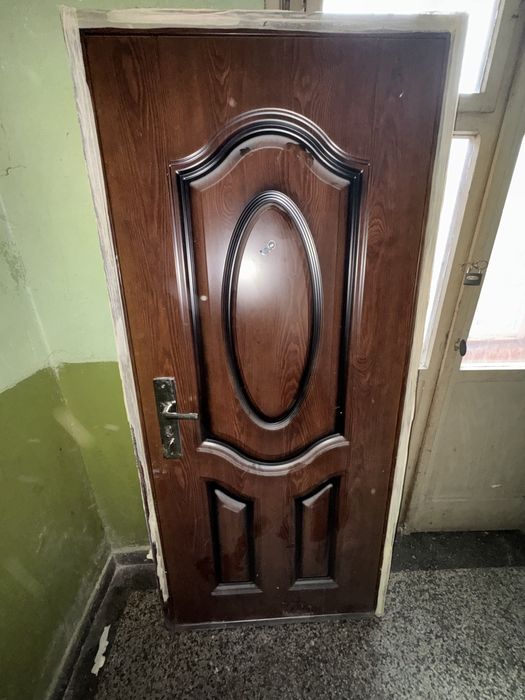 Входна врата за вътрешен монтаж