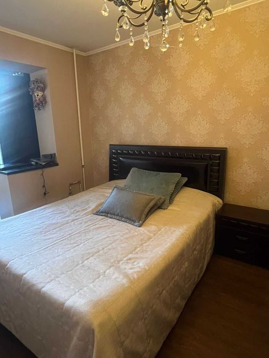 Продам спальный гарнитур.