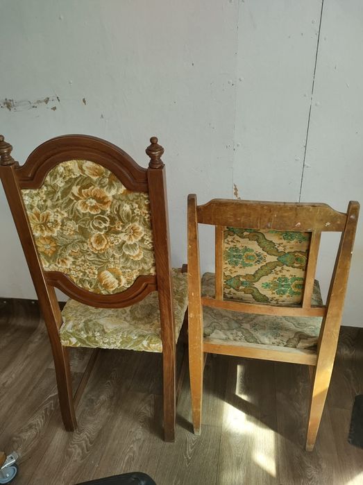 Doua scaune vechi