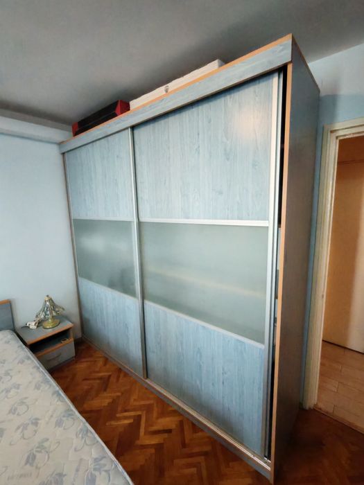 Vând mobilă dormitor