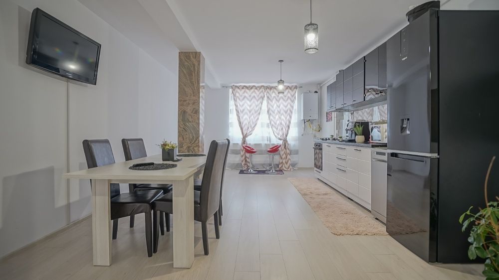 Vând/schimb apartament cu 2intrari separate de 163mp utili în zona Cor
