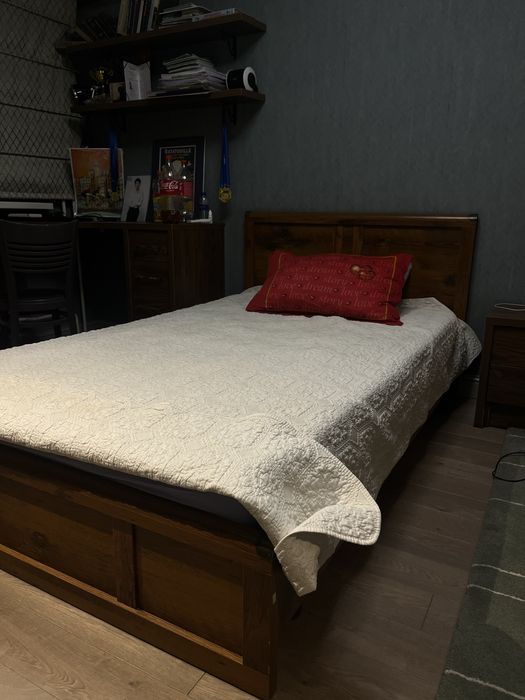 Кровать 1200 мм шпон, в отличном состоянии, производство Белоруссия