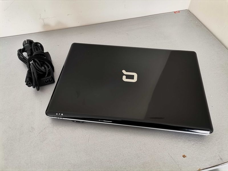 Лаптоп - Compaq intel caleron 900