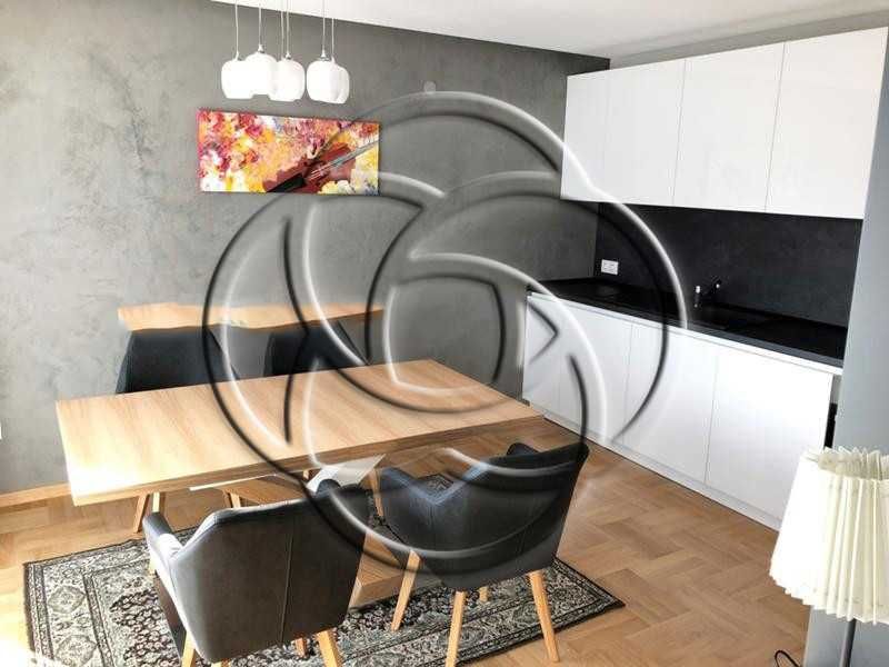 Дава се под наем Тристаен апартамент в София, Център - 135 кв.м за 950 € - Снимка #1