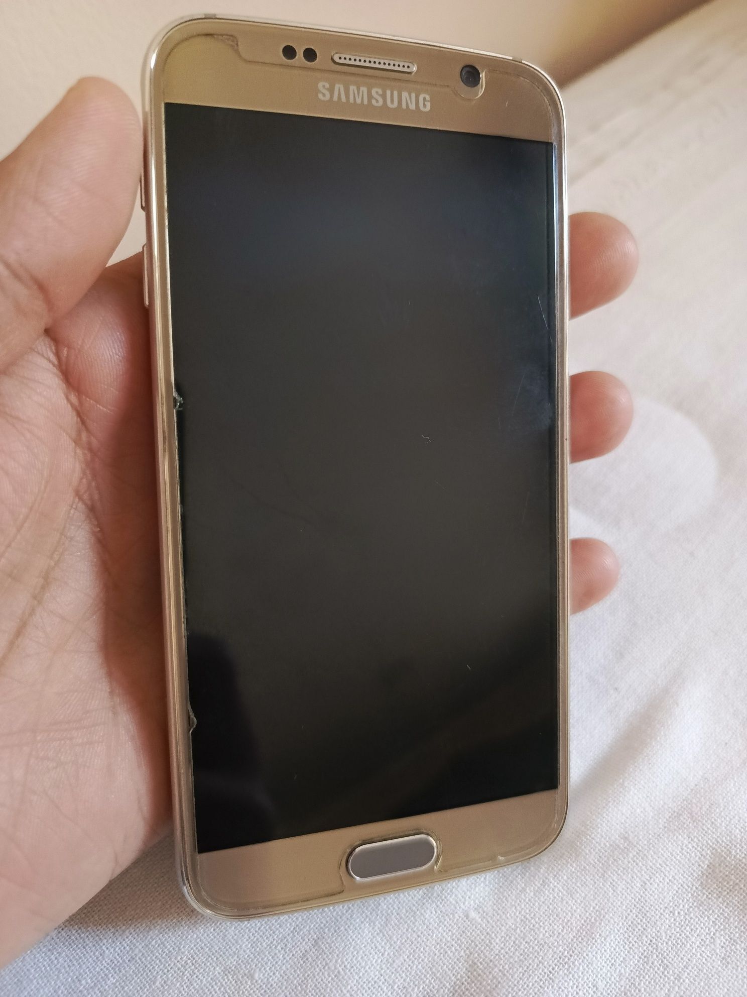 Samsung S6. 3/32.Gb Gold IDeal Xolatda Srocna Sotiladi