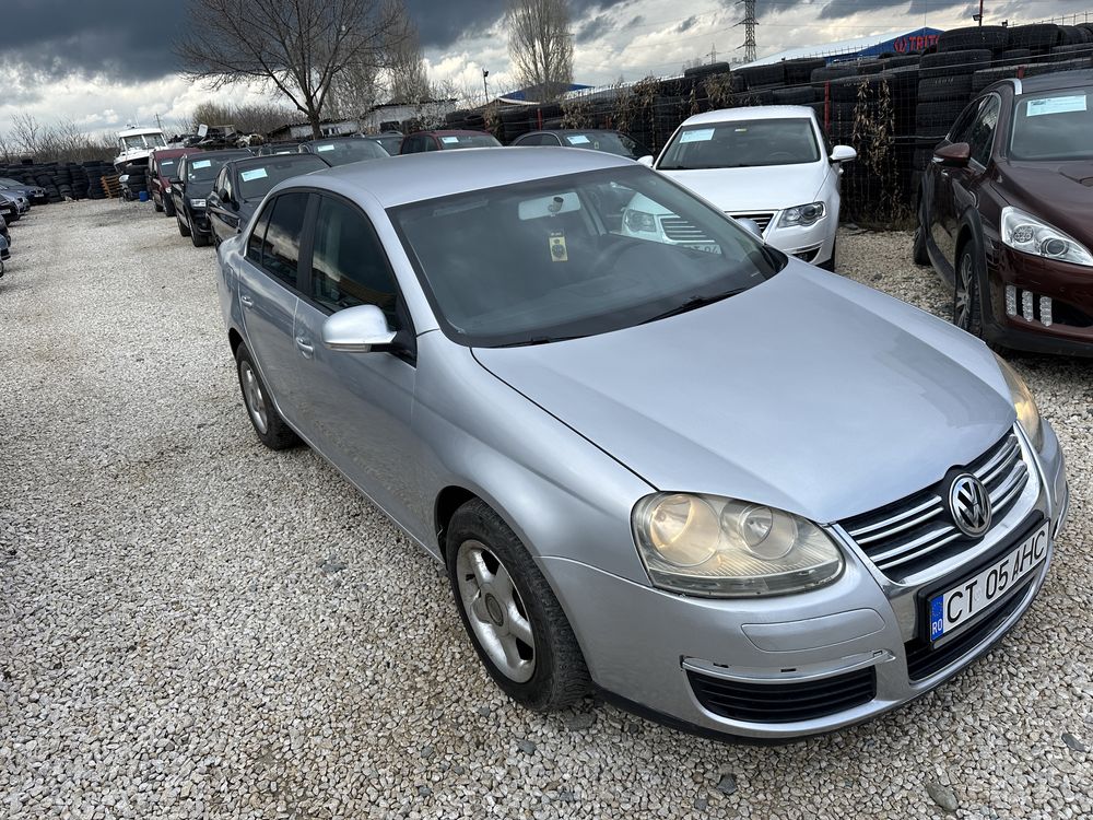 Vw Jetta/2006/1.6i/Clima/Fiscal-2650€