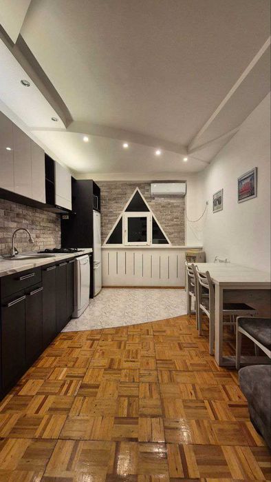 Сдам евро квартиру на Ойбек Цум