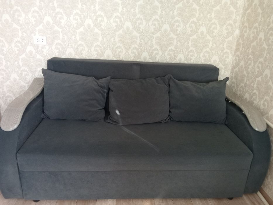 Продам диван в хорошем состоянии