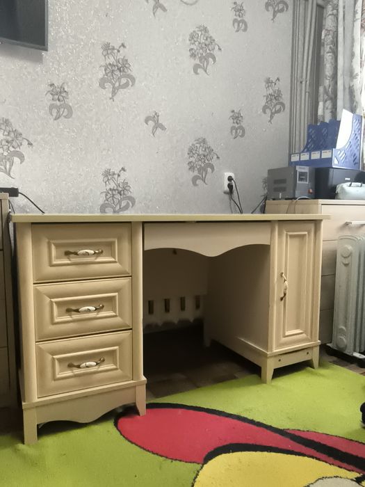 Стол письменный  б/у