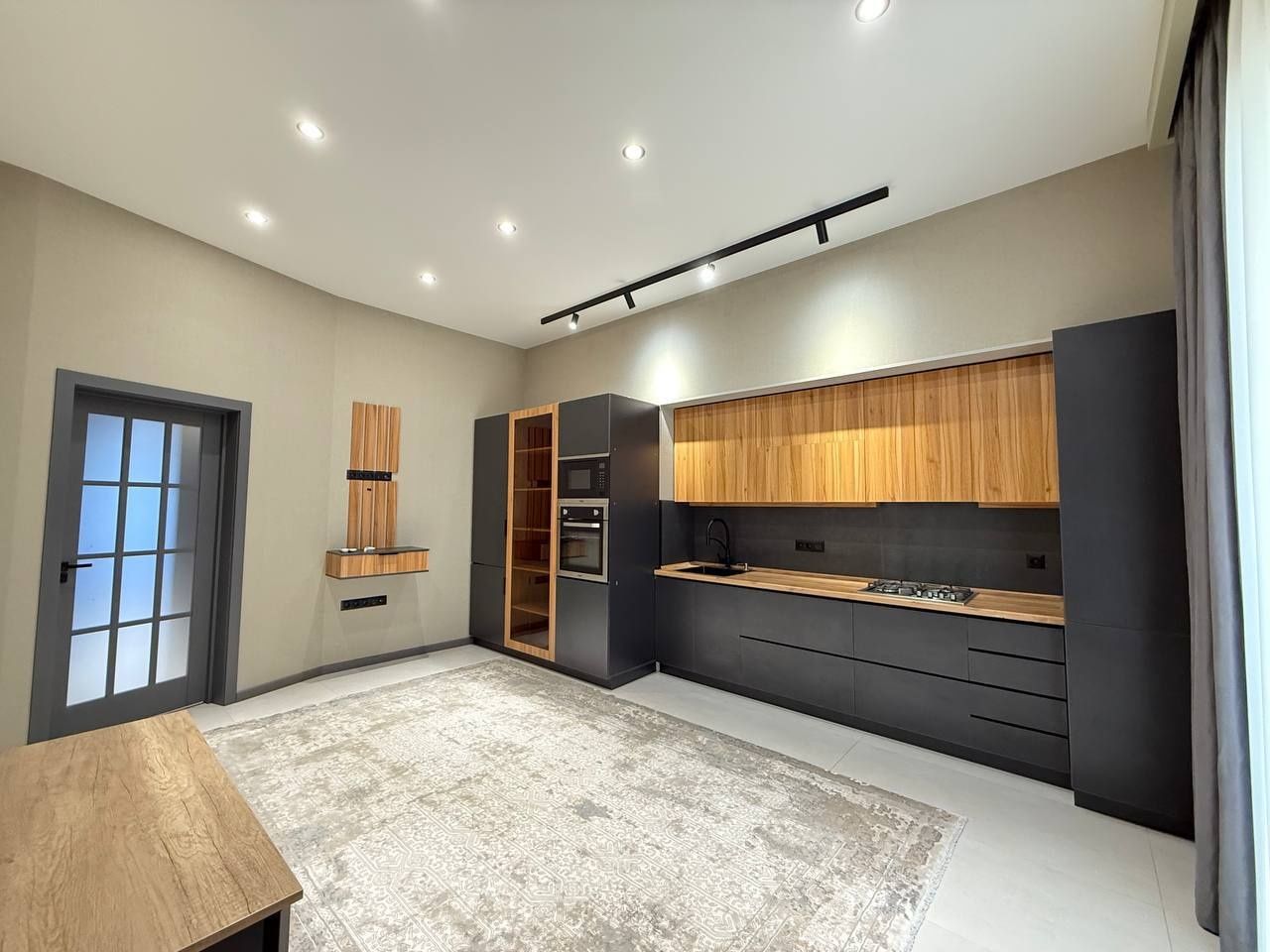 Продается 3х ком квартира, ЖК Мухташам, ор-р: инст.Финансов, 95 м²