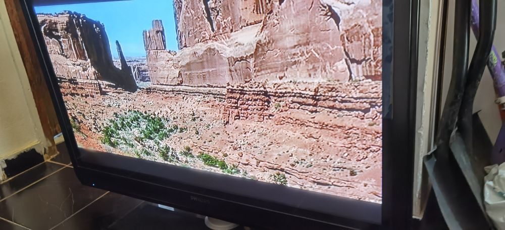 Плазмен телевизор 42инча