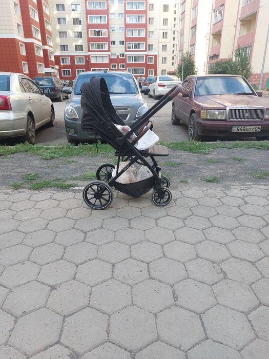Коляска томикс черная