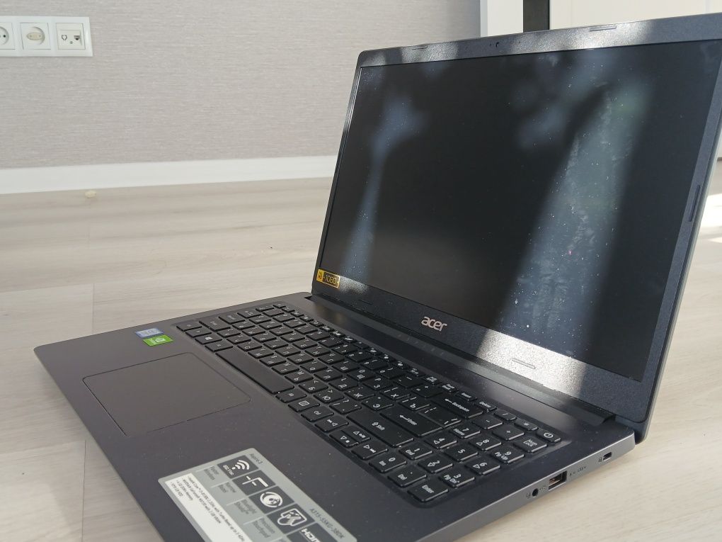 Продаю ноутбук Acer Aspire 3 с виндой, возможен торг