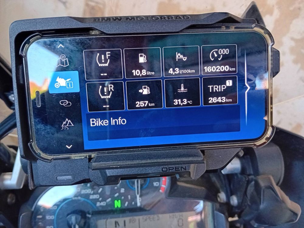 BMW Motorrad Connected Ride Cradle
