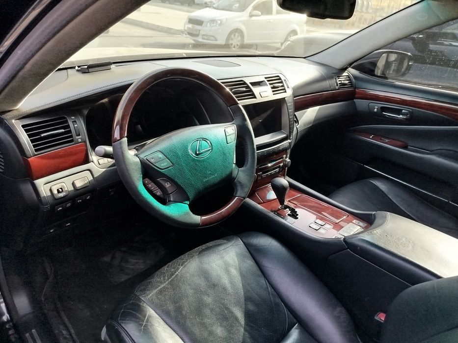 Lexus ls600 gibrid