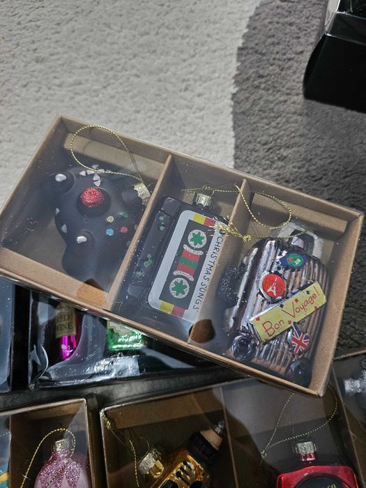 Seturi de globuri mici ideale pentru cadou