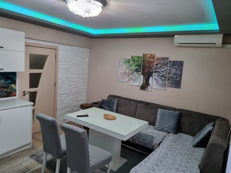 Дава се под наем Тристаен апартамент в Варна, Зимно кино Тракия - 68 кв.м за 510 € - Снимка #1