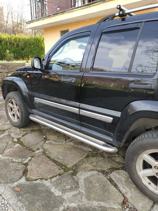 Продавам личният си автомобил