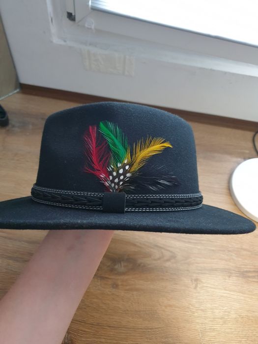 Pălărie fedora neagră din lână cu pană, din Anglia