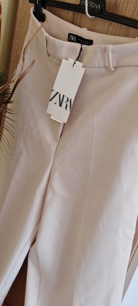 Панталон ZARA - нов с етикет