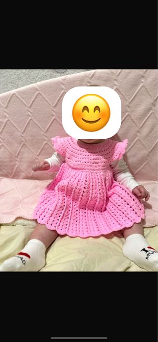 Детское вязаное платье (ручной работы)