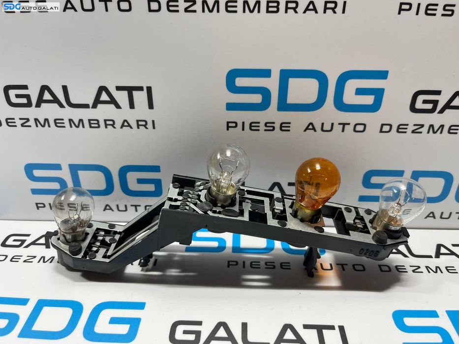 Senzor Senzori Parcare Cod Culoare LH5X Volkswagen Amarok 2013 - 2016 / Volkswagen Caddy 2011 - 2015 / Volkswagen CC 2012 - 2017 / Volkswagen EOS 2011 - 2016 / Volkswagen Golf 6 2008 - 2014 / Volkswagen Passat B7 2010 - 2015 / Volkswagen Passat CC 2009 -