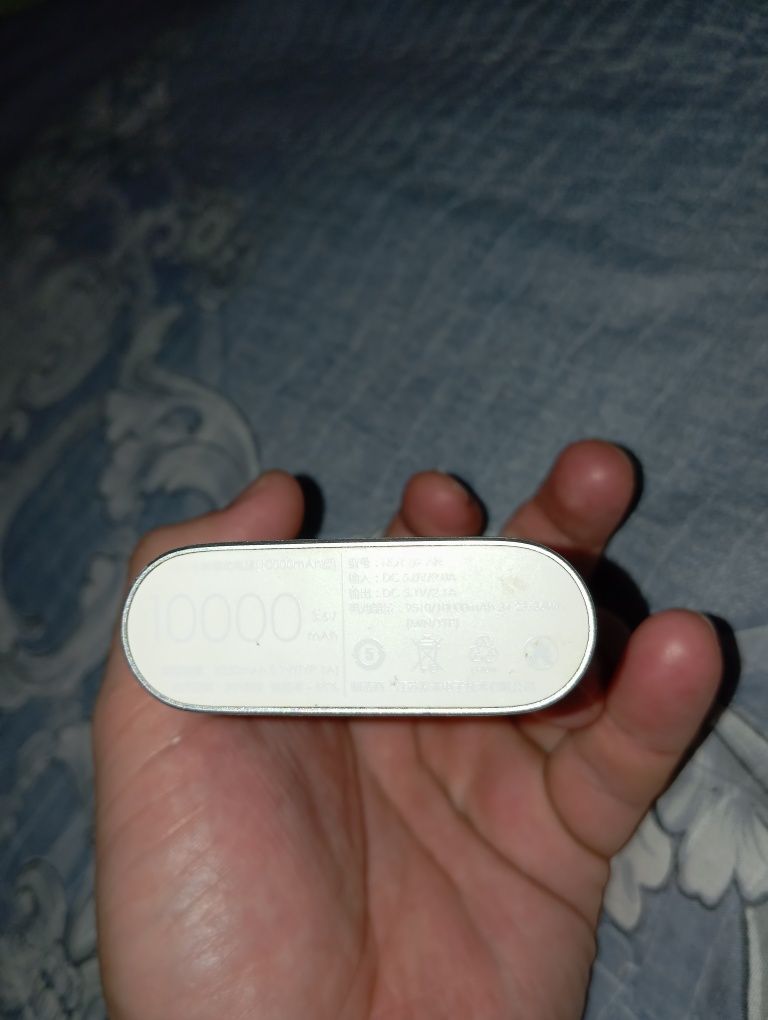 Продам Power Bank MI 9510/10000 mAh 34.23/36 Wh.
