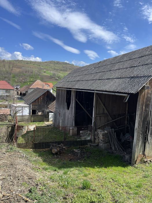 Casă spațioasă cu curte , situata la doar 20 km de Reghin