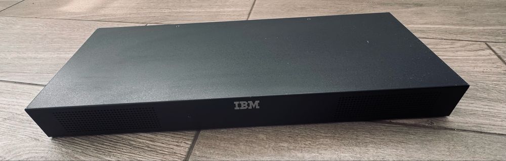 vand Switch KVM over IP 8 porturi, IBM Console Manager