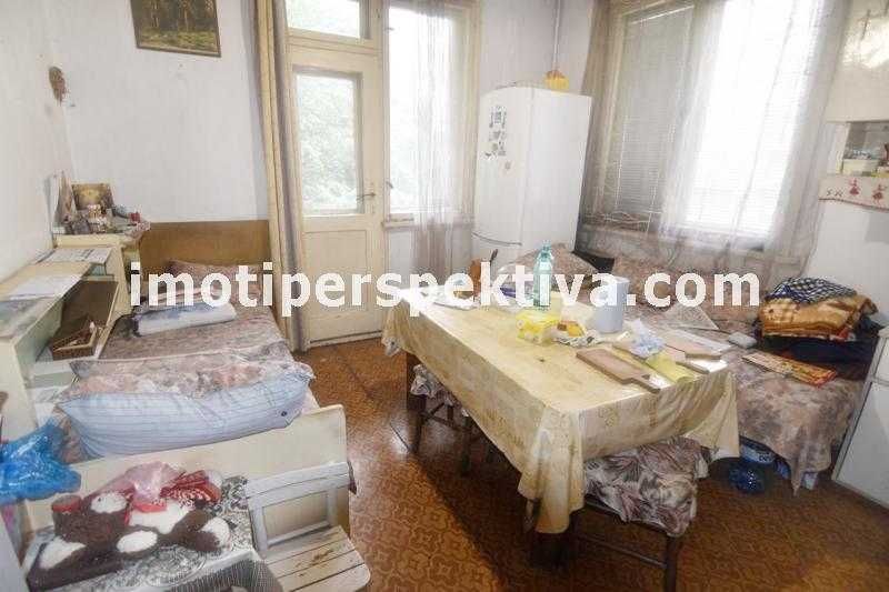 реф.13671 Голям имот в Мараша + 2 тавански стаи с опция усвояване