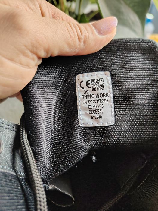 Bocanci safety dama, inalti pana peste glezne, noi, in cutia originala