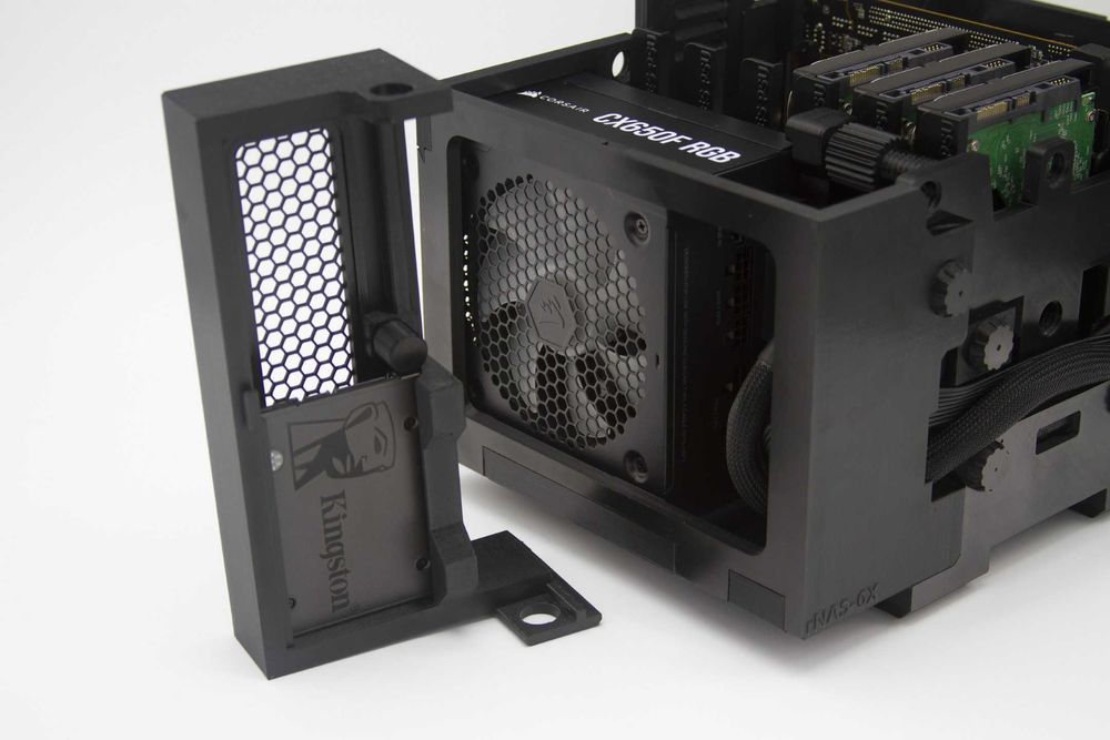 Carcasa NAS Server 6xHDD 3.5' + 2x2.5' Volum 19L