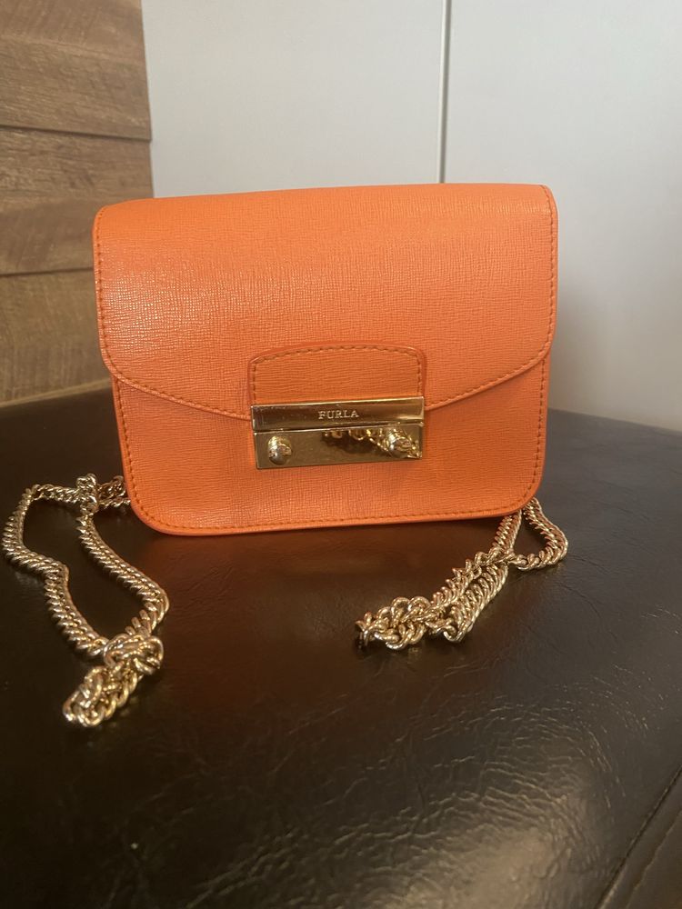 Furla metropolis