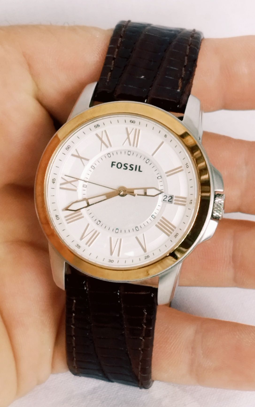 Ceas de damă Fossil Grant FS4965 cu Quartz, dată și curea din piele.