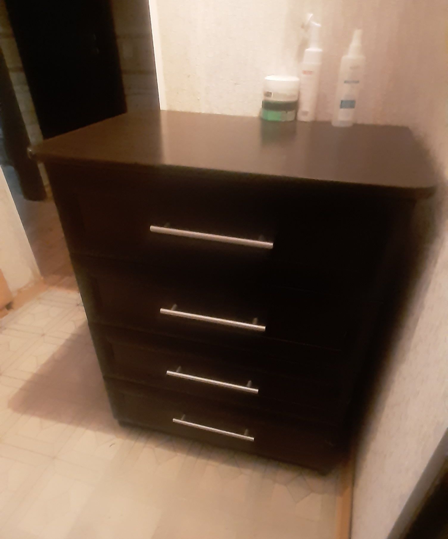 Продам прихожую с большим зеркалом