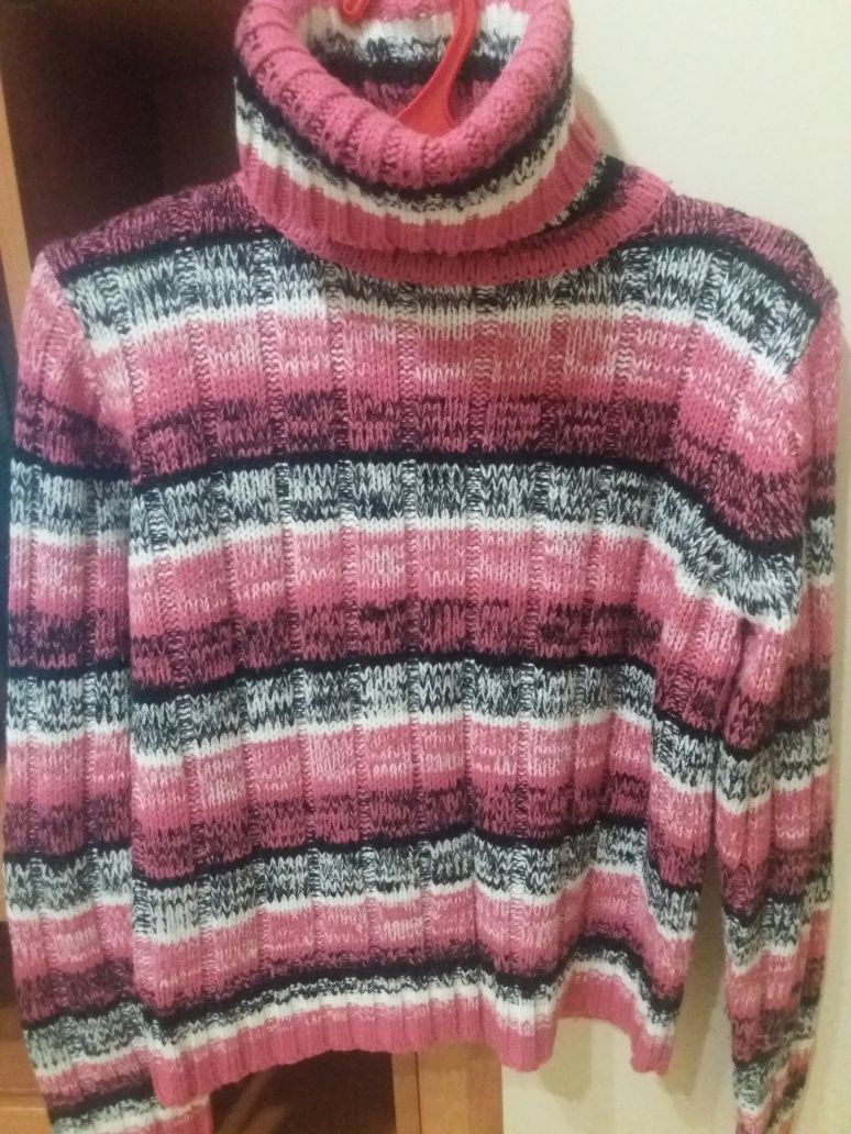 Женские свитера вязанные