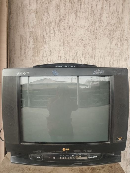 продам телевизор