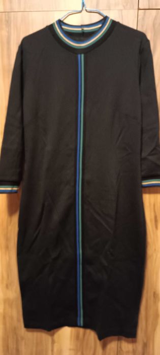 Продавам две рокли