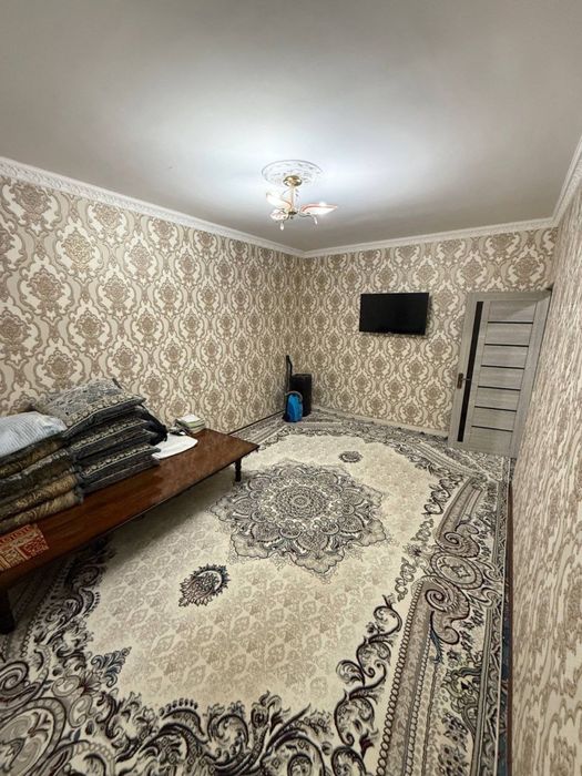 Продаеться квартира 3 комнатная 8 мкр чинара