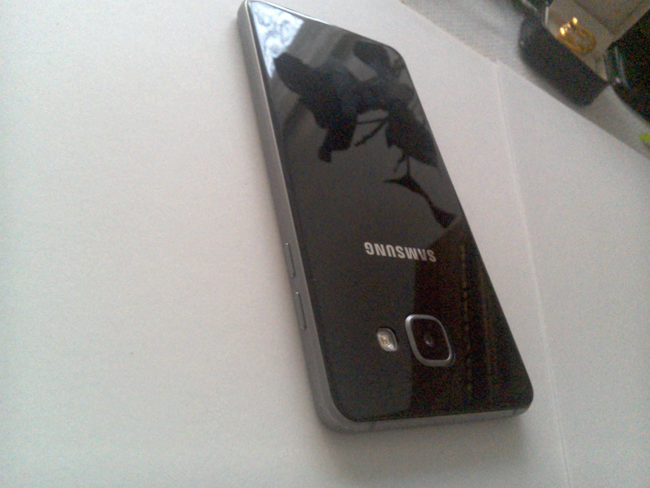 Telefon Samsung Galaxy A5 defect, nu se aprinde.