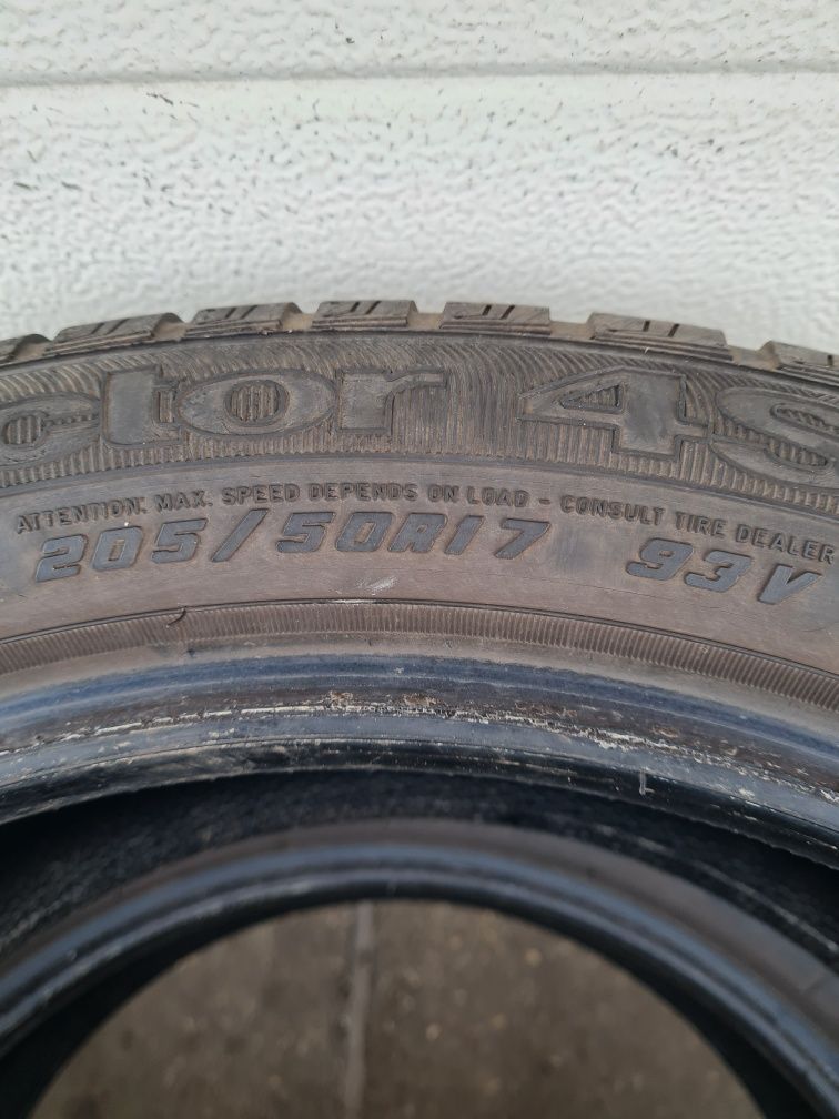 Всесезонни гуми 2 броя GOODYEAR Vector4seasons 205 50 R17 дот 4018