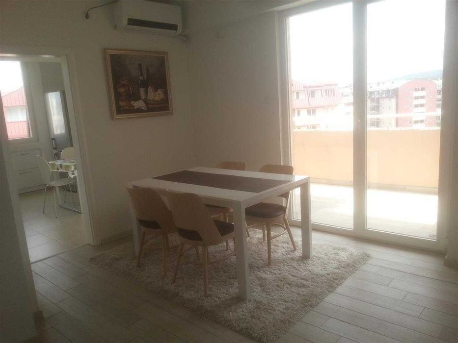 Дава се под наем Двустаен апартамент в Пловдив, Център - 62 кв.м за 290.7 € - Снимка #2