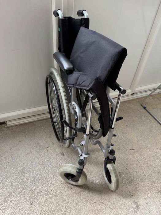 Fotoliu rulant utilizat dar in stare buna